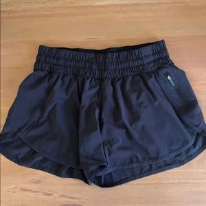 Lululemon Tracker Shorts 4”